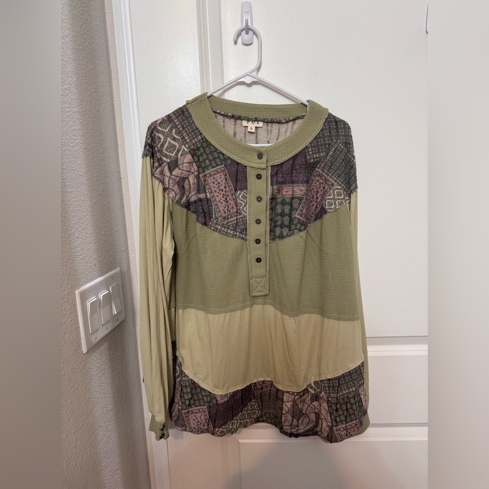 POL Women's Patchwork Button Down Shirt in Green - Picture 4 of 6